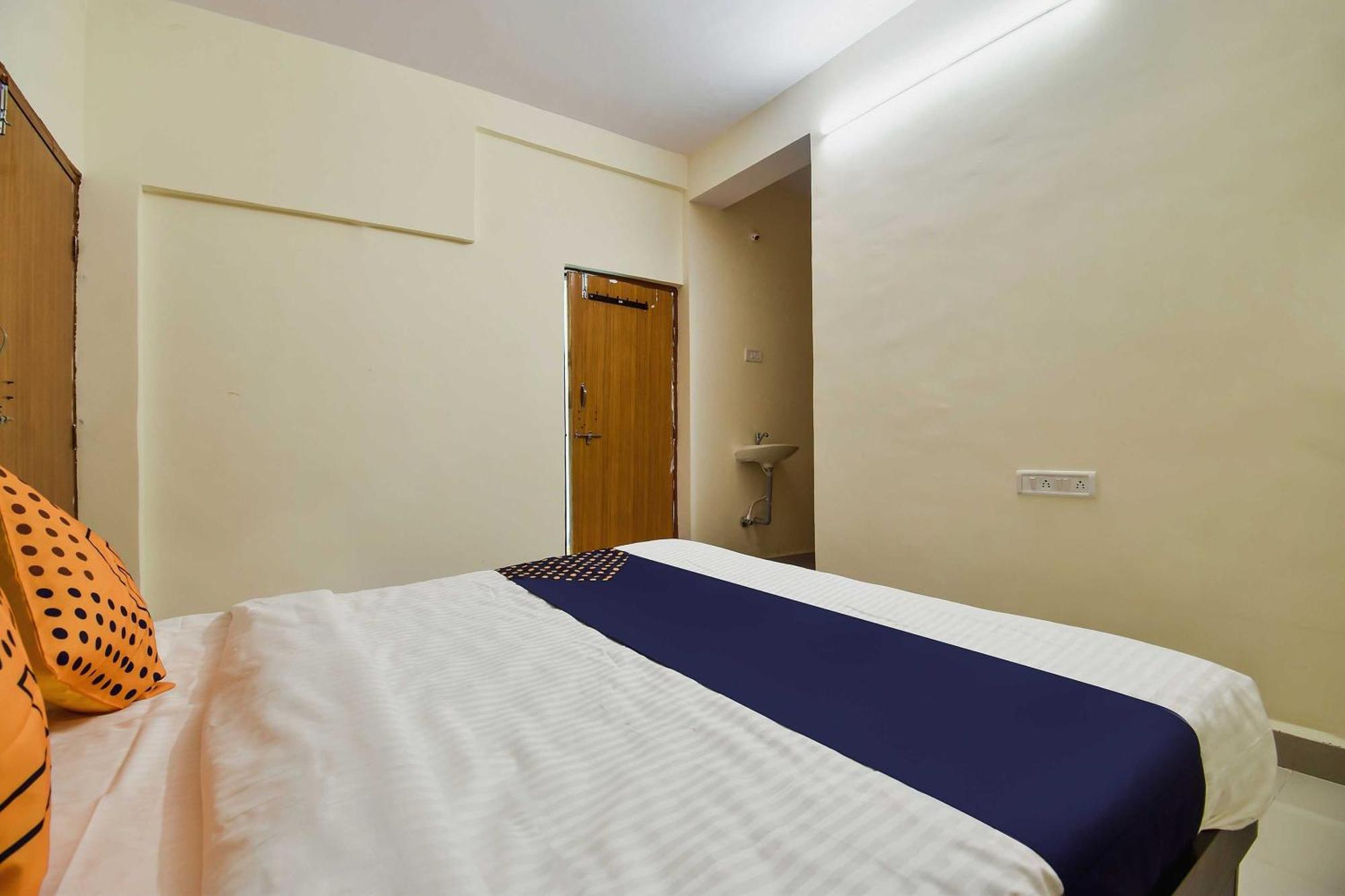 Spot On Carnival Resorts Rāipur Dış mekan fotoğraf